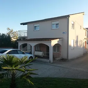 apartman-turanj.hotelinzadar.com/