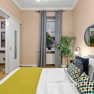  Apartment Chic