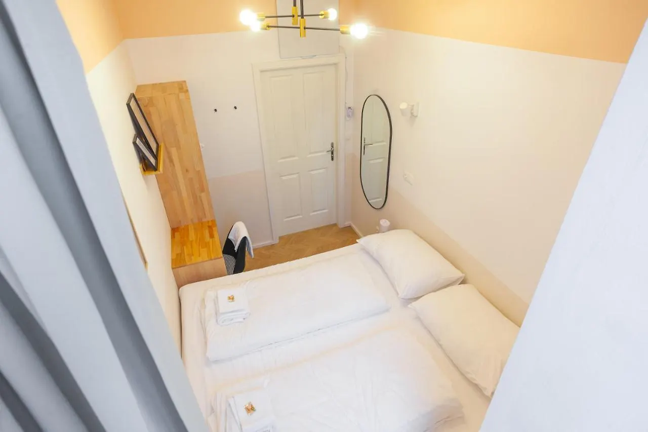 Malfatti Room Oasis With Coworking Space Vienna