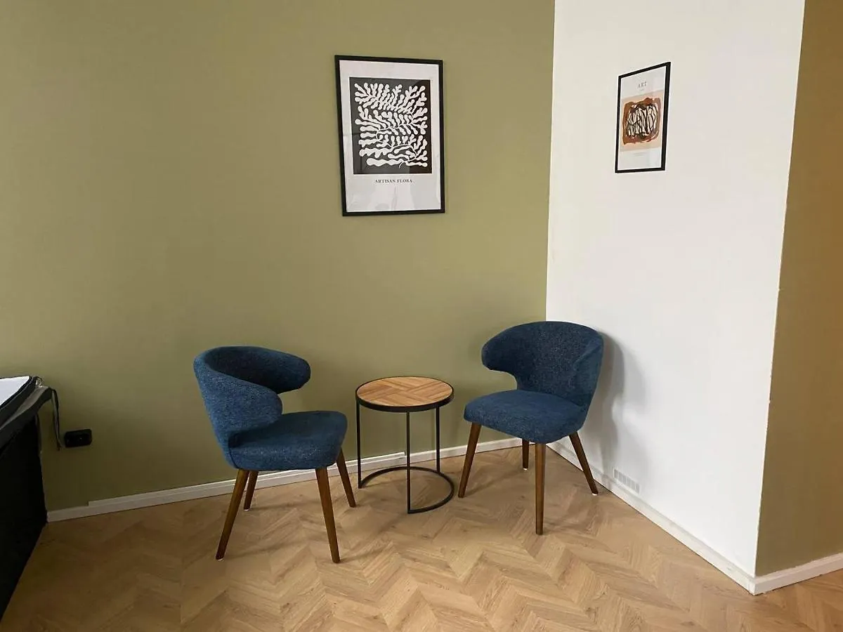 Malfatti Room Oasis With Coworking Space Vienna