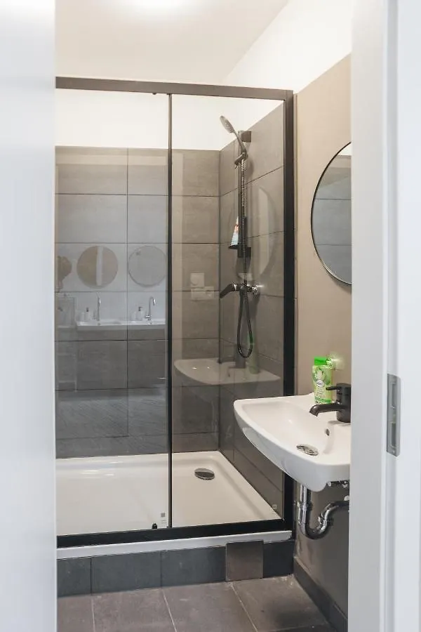 Apartment Malfatti Room Oasis With Coworking Space Vienna