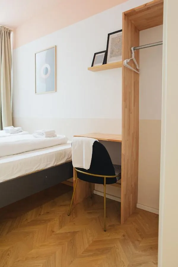 Malfatti Room Oasis With Coworking Space Vienna 0*,