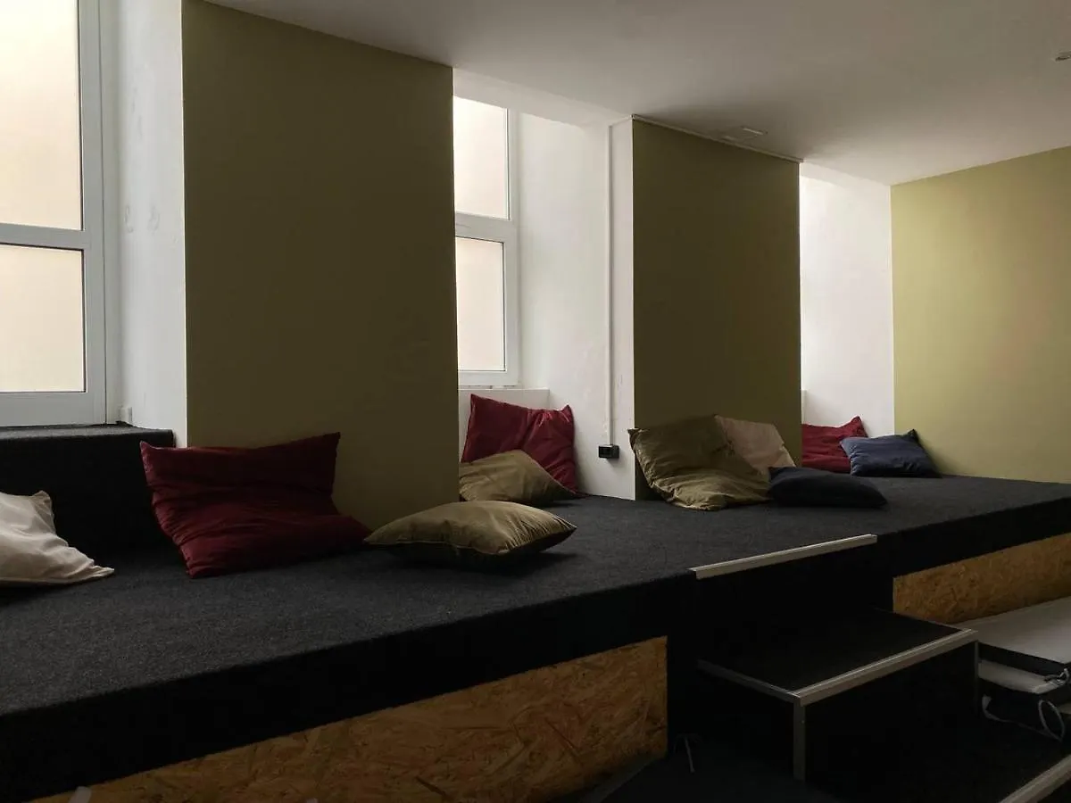 Malfatti Room Oasis With Coworking Space Vienna Apartment