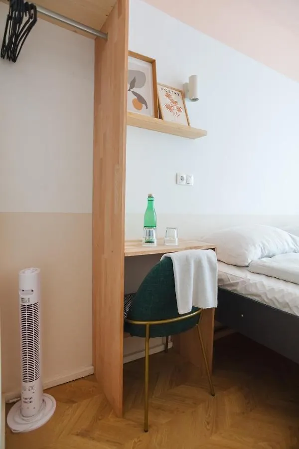 Apartment Malfatti Room Oasis With Coworking Space Vienna Austria