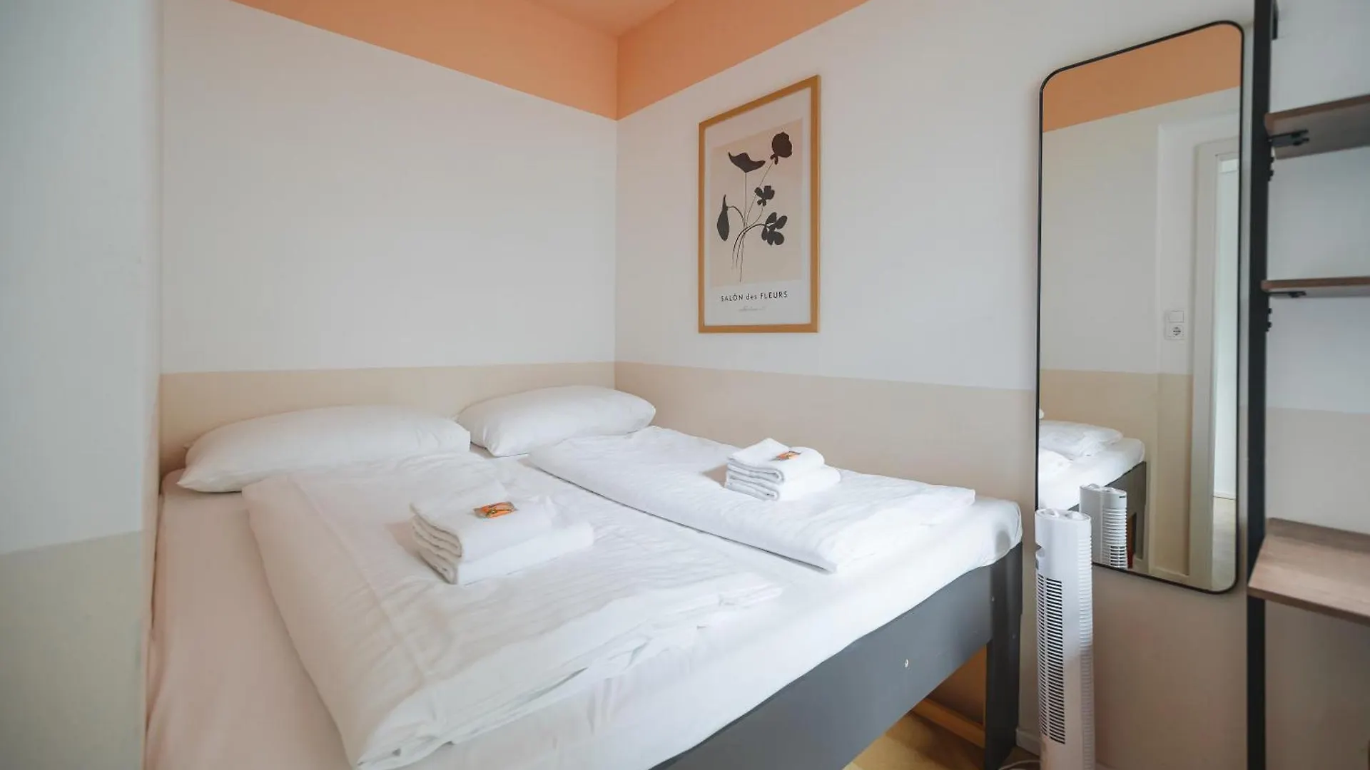 Malfatti Room Oasis With Coworking Space Vienna Apartment