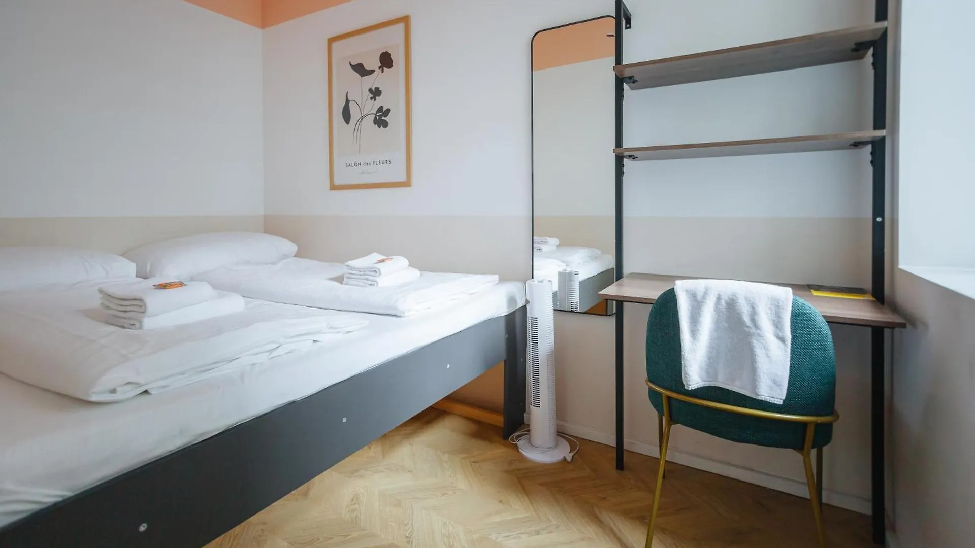 Malfatti Room Oasis With Coworking Space Vienna