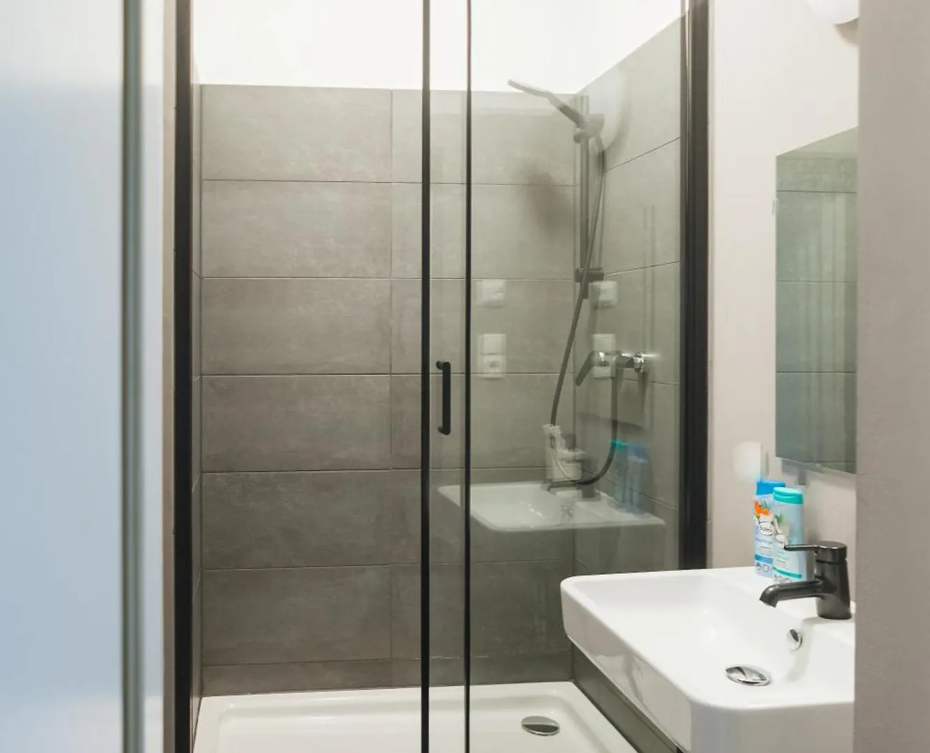 Apartment Malfatti Room Oasis With Coworking Space Vienna